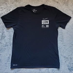 Black Nike tee